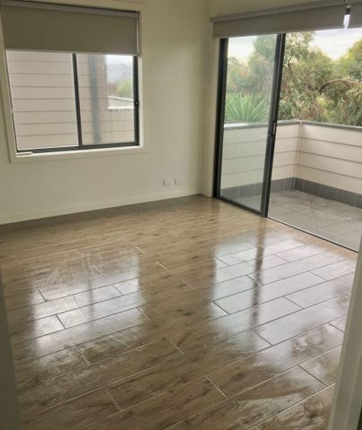 Cosy and Bright 3-Bedroom Home in Pascoe Vale - Photo 3