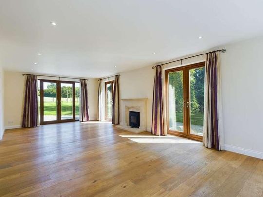 School Lane, Dinton, HP17 - Photo 1