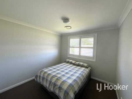 Large, Fully Furnished Family Home - Photo 5