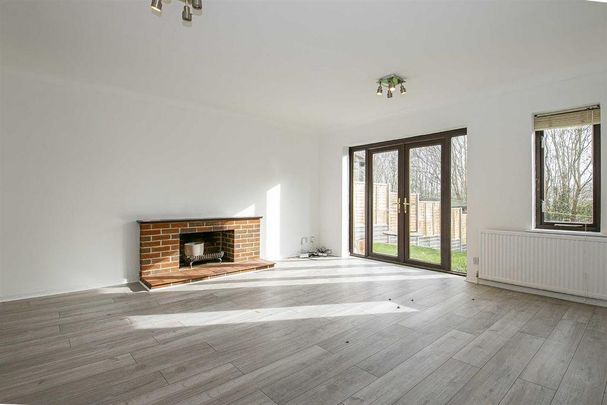 4 bedroom detached house to rent - Photo 1