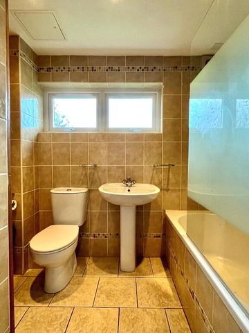 14c Lesley Heights, Glassillan Grove, Greenisland, BT38 8TB - Photo 4