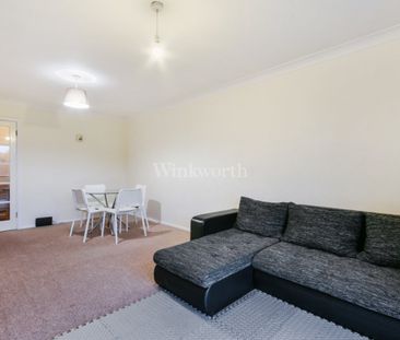 Woodstock Gardens, Beckenham, BR3 - Photo 1