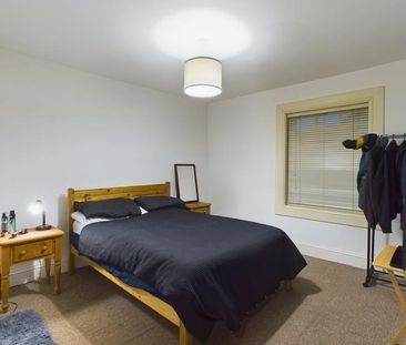 2 bedroom semi-detached house to rent - Photo 5