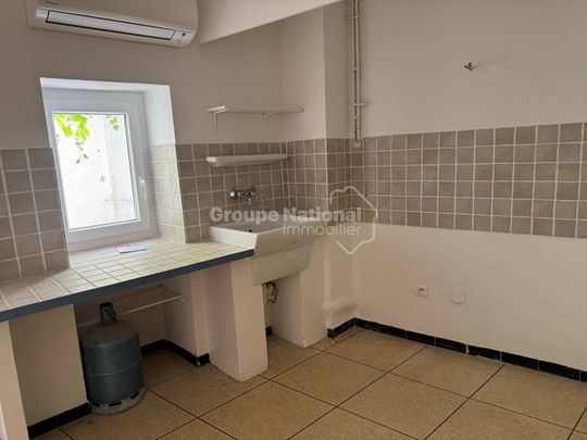 PETIT T2 - RUE DE L'AGNEAU ARLES, - Photo 1