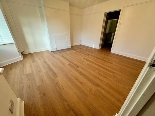 Clifford Road, Bournemouth - Photo 1