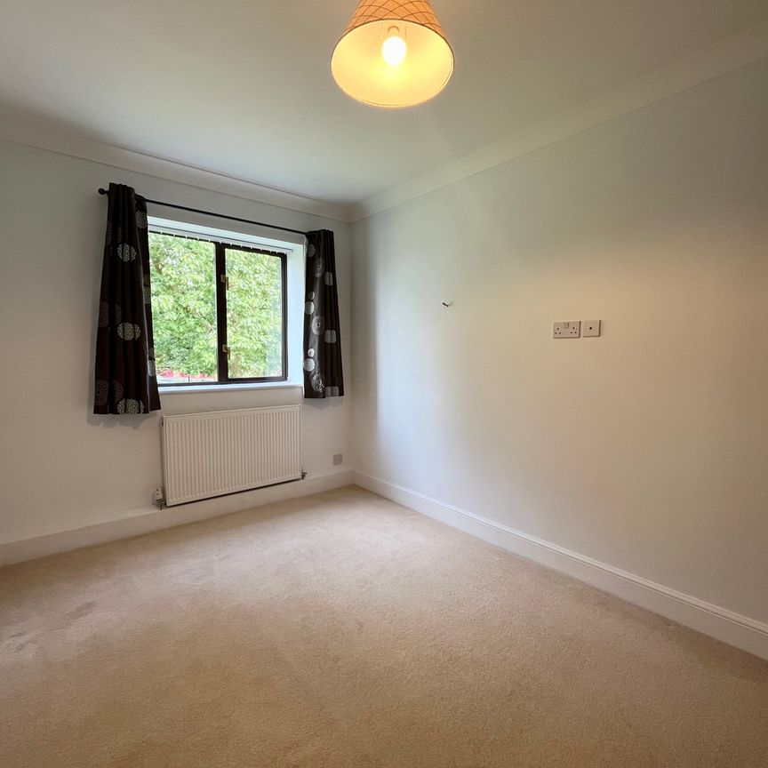 Beech Court, Solihull, B91 - Photo 1