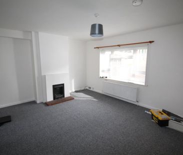 5 bedroom semi-detached house to rent - Photo 2