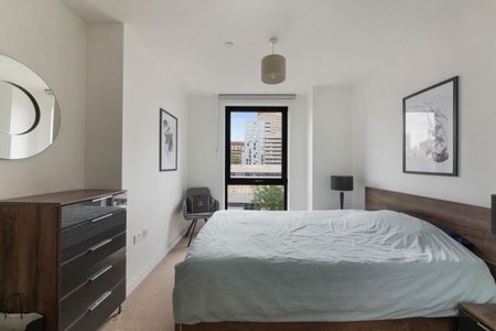 Flat to rent in Delancey Apartments, E14 - Photo 2