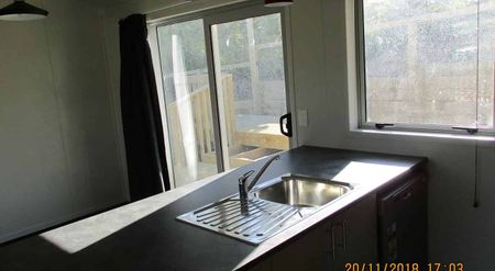 SUNNY 3-BEDROOM HOME IN PAPARANGI/NEWLANDS - Photo 5