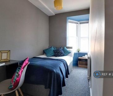 1 bedroom in a house share to rent - Photo 2