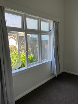 Lovely home in Newtown - Photo 1