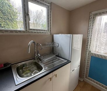 Studio to rent - Photo 6