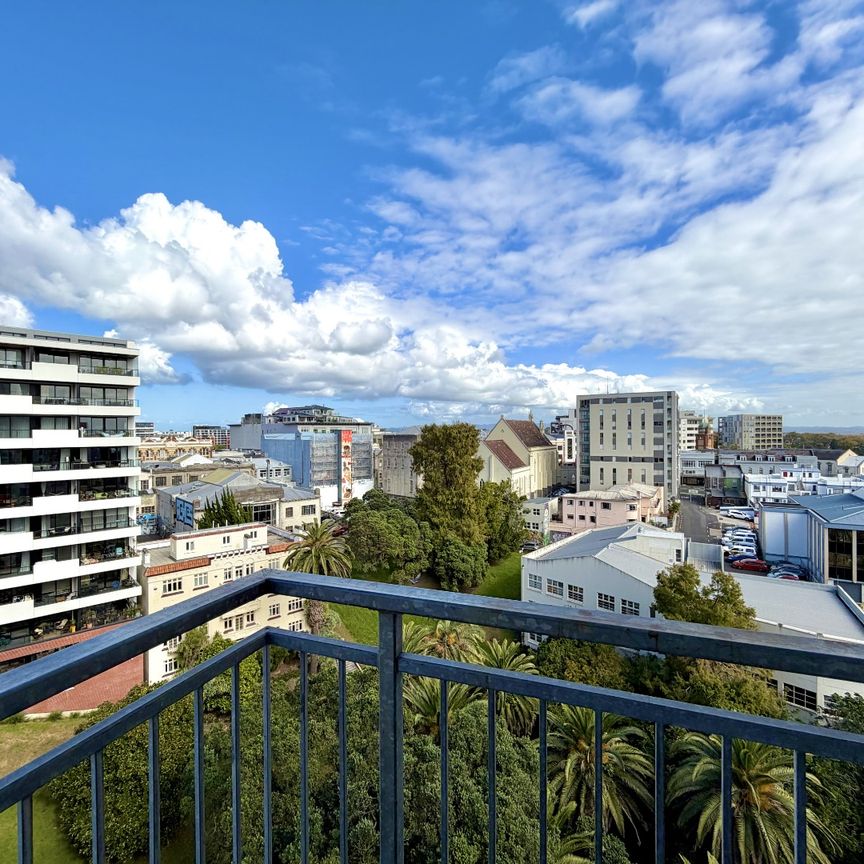 One Bedroom Apartment Close To Everywhere - Photo 1