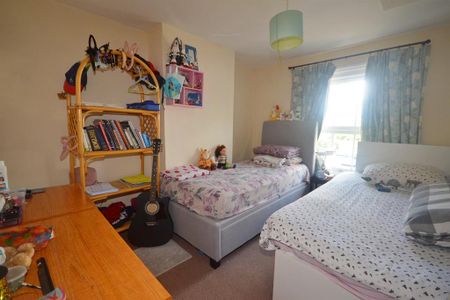 2 bedroom semi-detached house to rent - Photo 5