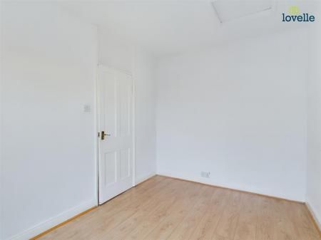 3 bedroom Terraced House To Let - Photo 4