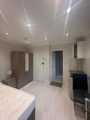 Studio to rent - Photo 3