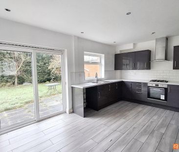 3 bedroom link detached house to rent - Photo 3