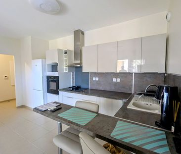 AIX LA DURANNE APPARTEMENT T2 MEUBLE TERRASSE ET GARAGE, - Photo 5