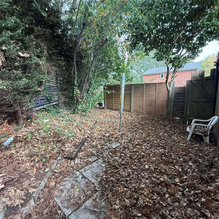 2 bedroom maisonette to rent Rutland Way, Southampton, Hampshire, SO18 - Photo 1