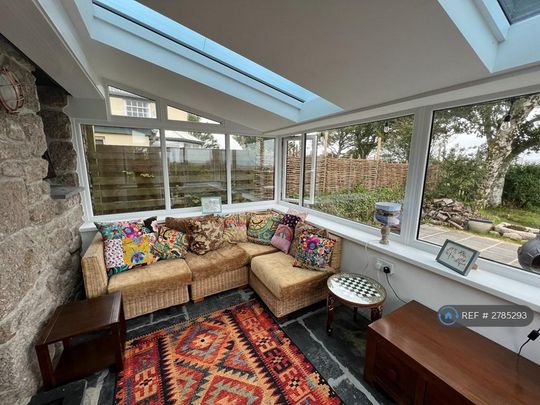 2 bedroom end of terrace house to rent - Photo 1