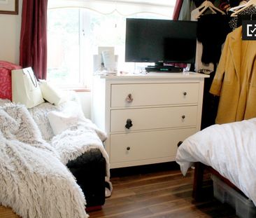 Cozy room to rent in a 3-bedroom house in Crumlin, Dublin - Photo 2