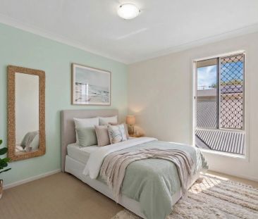 Elevated Family Living with Spacious Deck & Prime Bayside Convenience - Photo 5