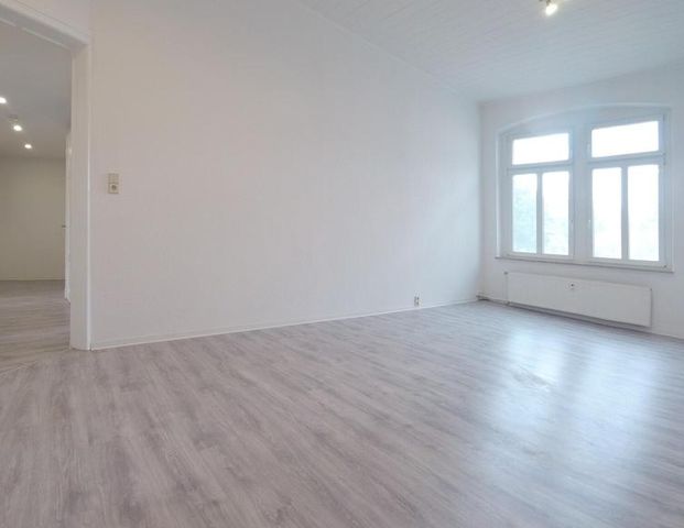 Exposé – Stilvoll sanierte 3-Raum-Altbauwohnung in Döbeln - Photo 1