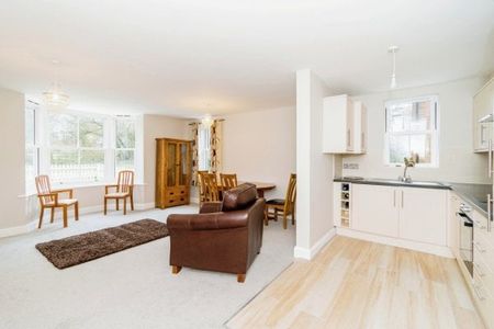 Southampton Road - Photo 2