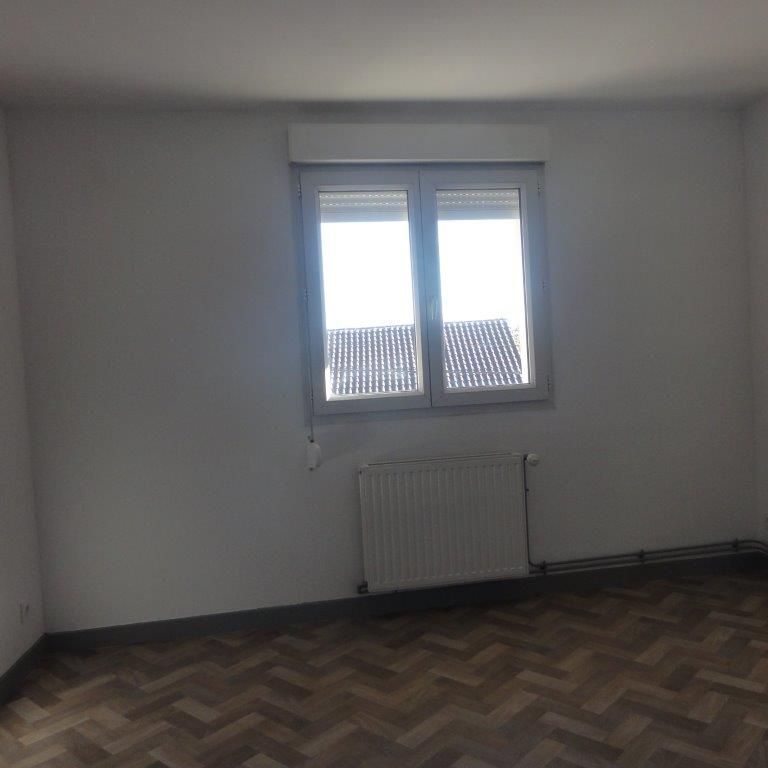 Location Maison 3 pièces 38m² LE CREUSOT 71200 - Photo 1