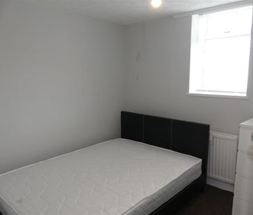 5 bedroom detached house to rent - Photo 3