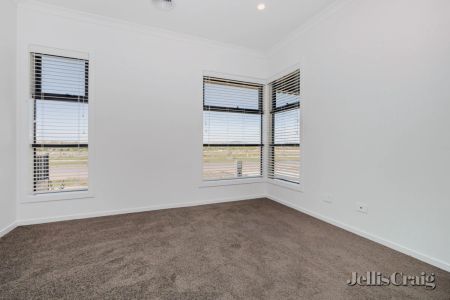 4 Bed, 2 Bath - Photo 4