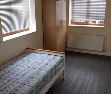 Double Rooms Available ALL BILLS INCLUDED Students Welcome! - Photo 1