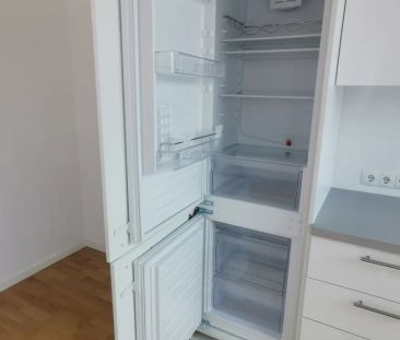 Helle 3-Zimmer Dachgeschosswohnung mit Terrasse, Klimaanlage, Kelle... - Photo 2