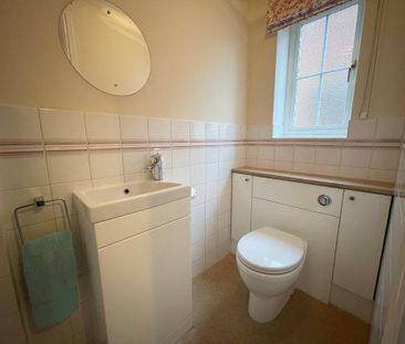 3 bedroom semi-detached house to rent - Photo 6