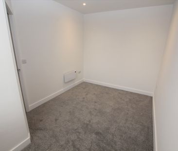 1 Bedroom Apartment, Ellesmere Port - Photo 2