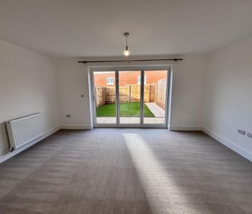 3 bedroom end of terrace house to rent - Photo 1