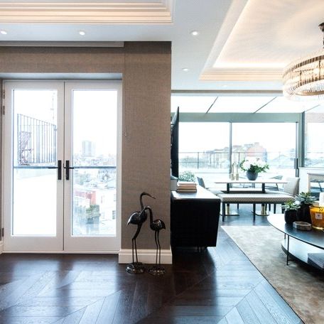 Luxury Two Bedroom Apartment in Kensington. - Photo 1