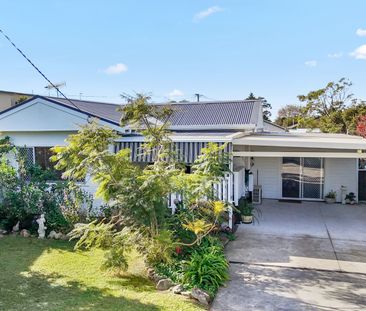 Beautiiful family Home - Photo 5