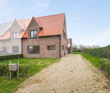 Ruime en lichtrijke woning met tuin in Afsnee - Photo 1