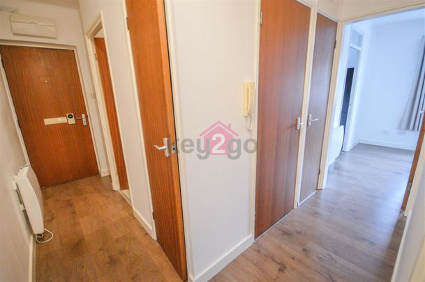 Hallam Cliff, Crabtree Lane, S5 - Photo 1