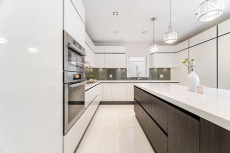 For Lease - 685 Montbeck Crescent, Mississauga, Ontario - Photo 2