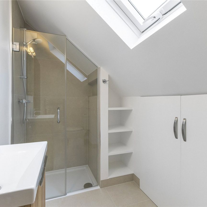 Effingham Road, Long Ditton, Surbiton, Surrey, KT6 flat to rent - Photo 1