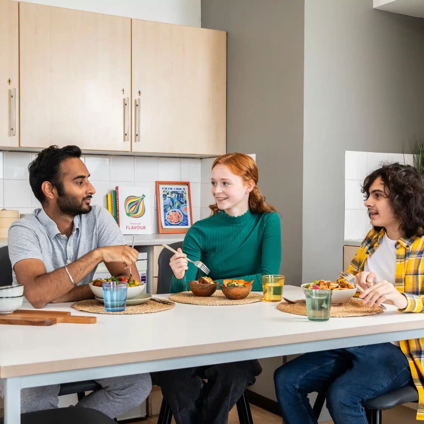 Large Standard Single Ensuite - Photo 1