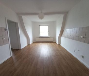 53159 - Helle Dachgeschosswohnung mit 3 Zimmern - Foto 1