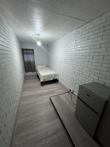 Room in a Shared House, Rothbury Walk, N17 - Photo 3