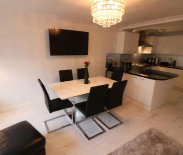 4 bedroom detached house to rent - Photo 6