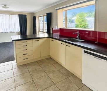 KAIAPOI - THREE BEDROOMS PLUS HOBBY ROOM, PET NEGOTIABLE - Photo 4