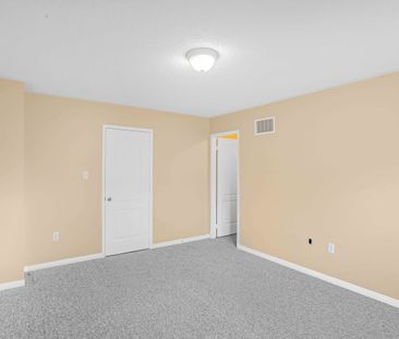 For Lease - 43 Northwest Passage, Whitchurch-Stouffville, Ontario - Photo 2