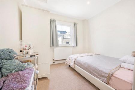 3 bedroom flat to rent - Photo 4