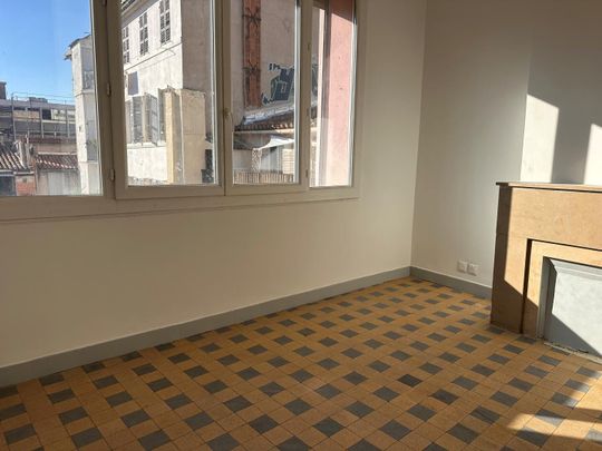 Location appartement Marseille 1er (13001) - Photo 1